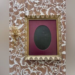 Vintage Gold Rimmed Photo Frame